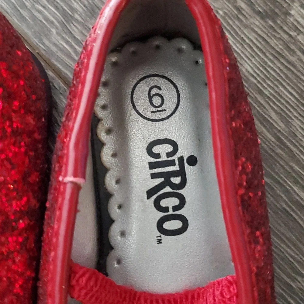 ❤️ Red Circo Sparkly Girls Ballet Style Flats - Shoes - Size 6 - Picture 4 of 5